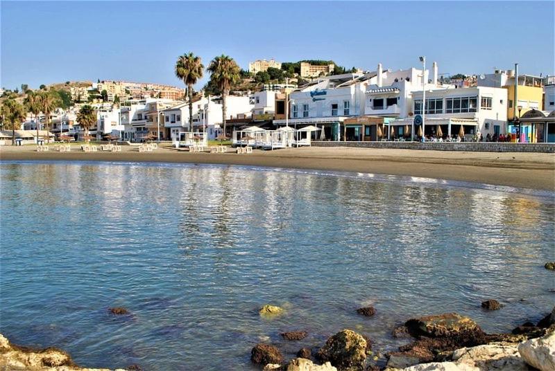 Апартаменты Pedregalejo Playa, Piscina Y Parking Малага Экстерьер фото