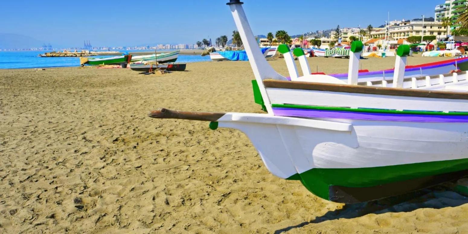 Апартаменты Pedregalejo Playa, Piscina Y Parking Малага Экстерьер фото